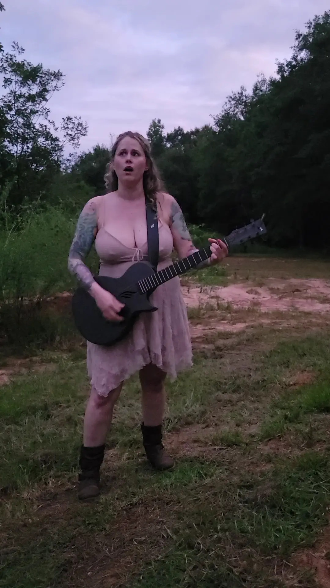 Exclusive Leak: bigboobfun1 - Blue jeans acoustic cover - Stream in FullHD | Hotleakxxx.com