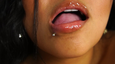 stefany_rinaldi - Glassy Mouth CloseUp