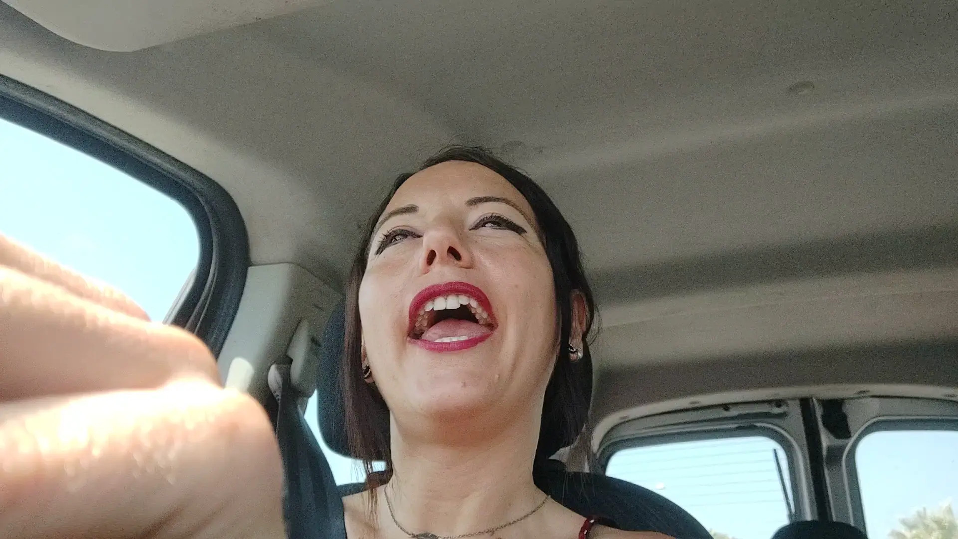 Exclusive Leak: YourSweetPoison - Driving lesson - Stream in FullHD | Hotleakxxx.com