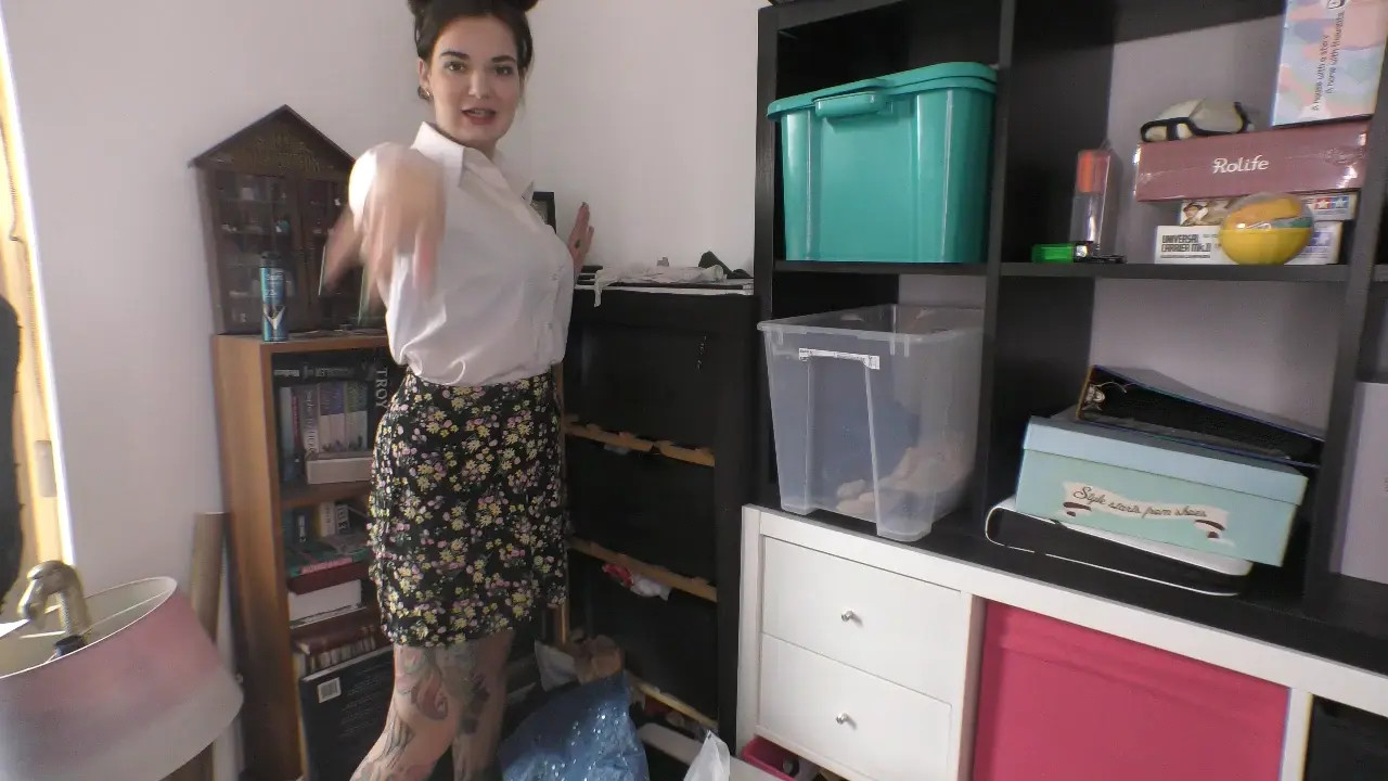 Exclusive Leak: Bad Dolly - Come inside my HUUUGE room full of lingerie - Stream in FullHD | Hotleakxxx.com