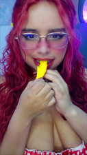 ValloletPainTabbo - Your girl eating fruit