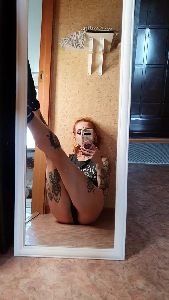 Exclusive Leak: TattoedGirl - FREE ABS SLIM BODY TATTOOS SELFIE - Stream in FullHD | Hotleakxxx.com