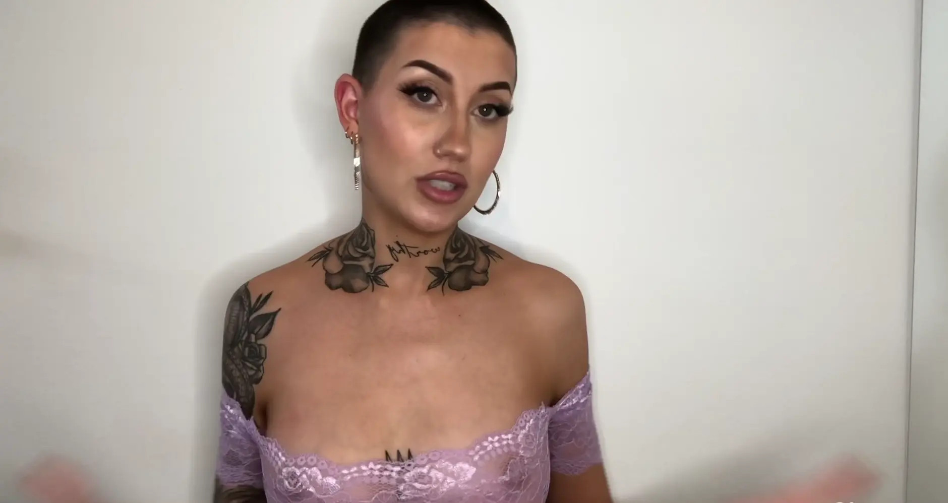Exclusive Leak: TattooedxMia - Unboxing calendar + little update - Stream in FullHD | Hotleakxxx.com