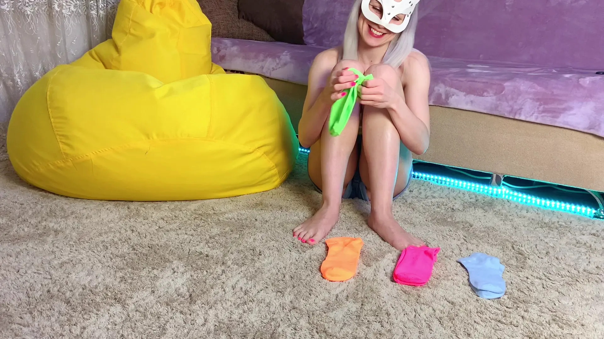 Exclusive Leak: Mia Mimi - CHOICE OF SOCKS - Stream in FullHD | Hotleakxxx.com