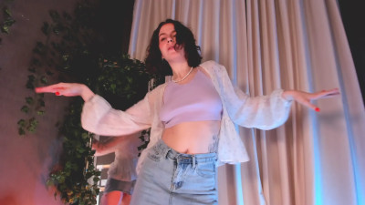 FrancesGame - Girl next door enjoys herself dancing in a mirror