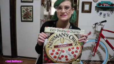 Lexi Dollface - PIZZA MUKBANG WITH BURPS
