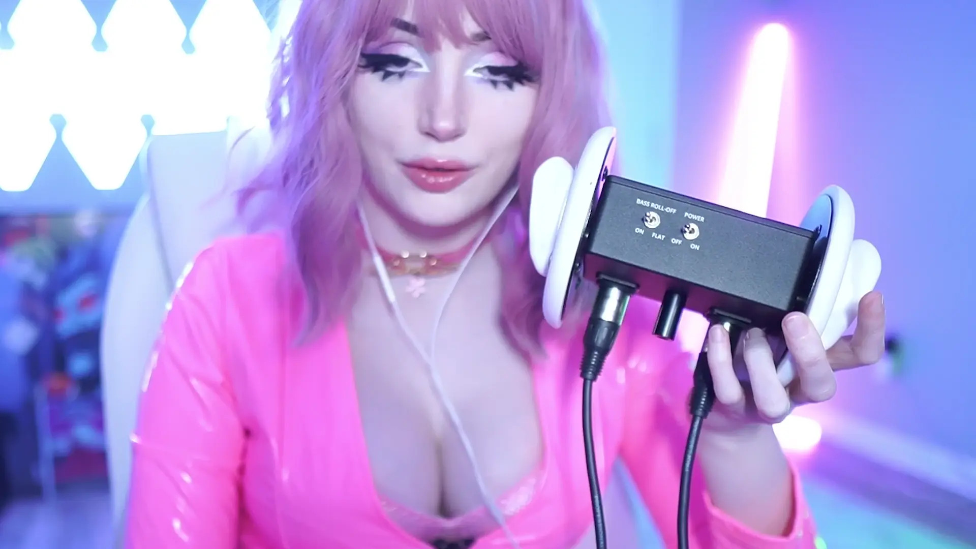 Exclusive Leak: Hayliekyu - LATEX, EAR BREATHING, KISSING, & LICKING TINGLES ASMR SFW - Stream in FullHD | Hotleakxxx.com