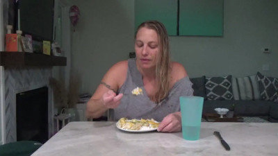 suckiefuckie - Eating Lunch 1
