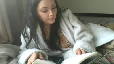 InkAndBone - Reading in bed