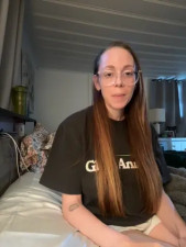 SluttySarah - SFW Sarah Introduces herself