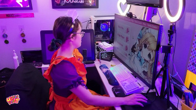 UltraHappy - Maid Plays maid Game