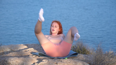 SherylX - Legs Workout. Outdoor Calming Yoga On a Cliff