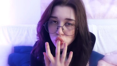 Kayleigh_Kirin - Finger Sucking