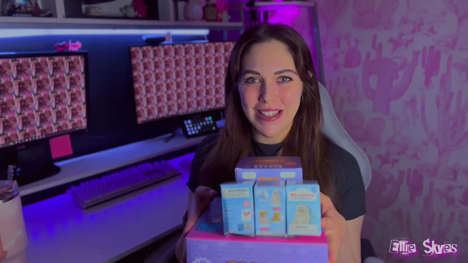Exclusive Leak: Ellie Skyes - Kitty Figure Mystery Unboxing - Stream in FullHD | Hotleakxxx.com