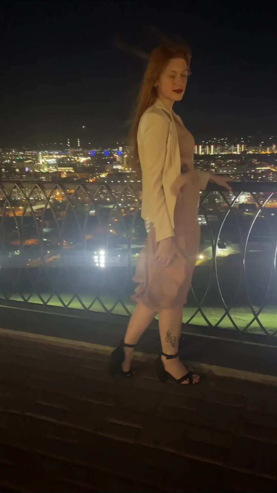 Exclusive Leak: Alice_Ginger - the wind lifts my dress - Stream in FullHD | Hotleakxxx.com