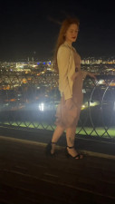 Alice_Ginger - the wind lifts my dress