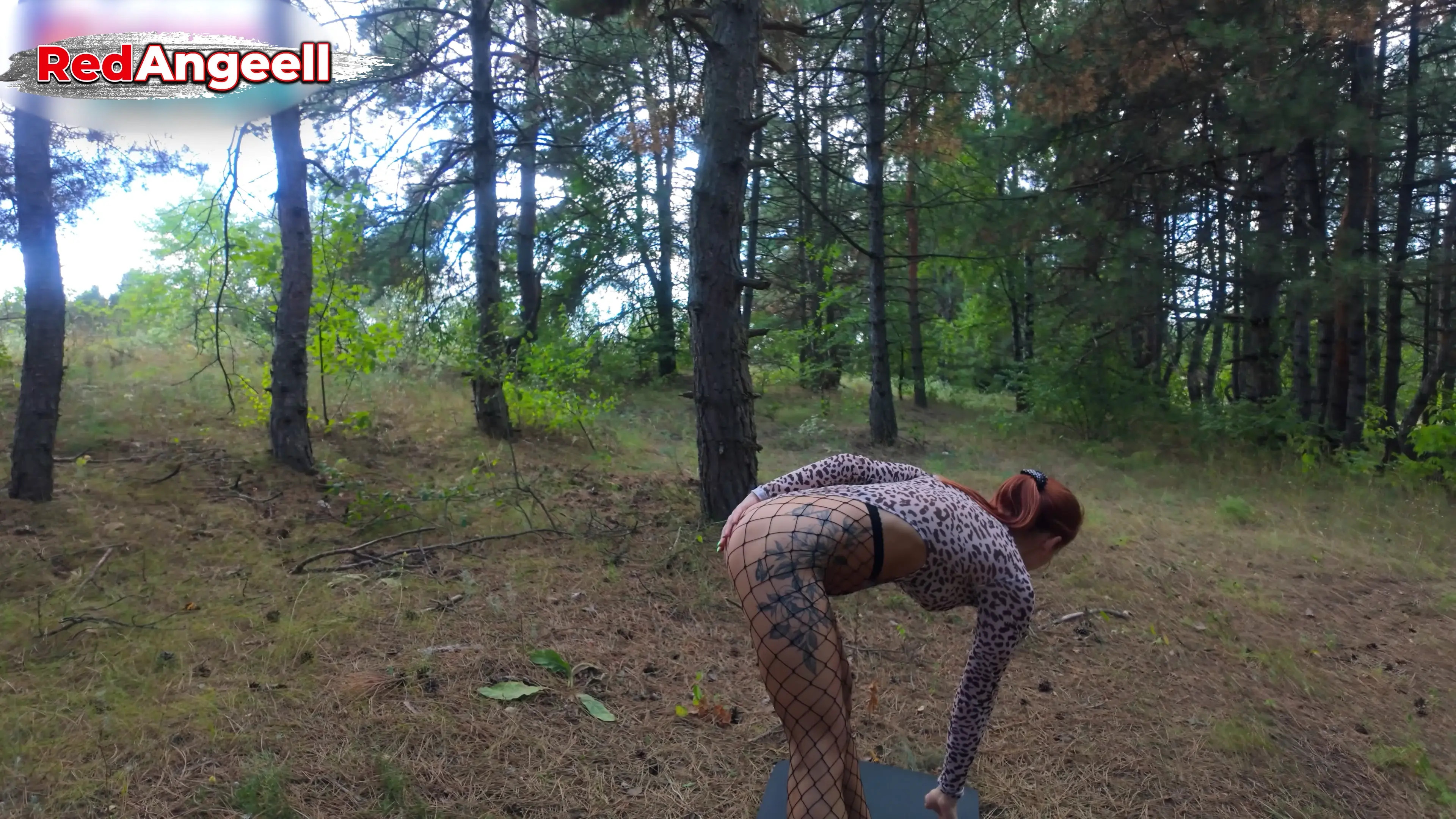Exclusive Leak: RedAngeell - Flexibility and stretching outdoors, yoga ART - Stream in FullHD | Hotleakxxx.com