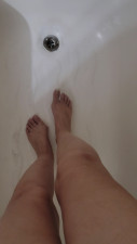 SweetestStephanie - Stephanie's Blooper Failed masturbation in tub cute funny