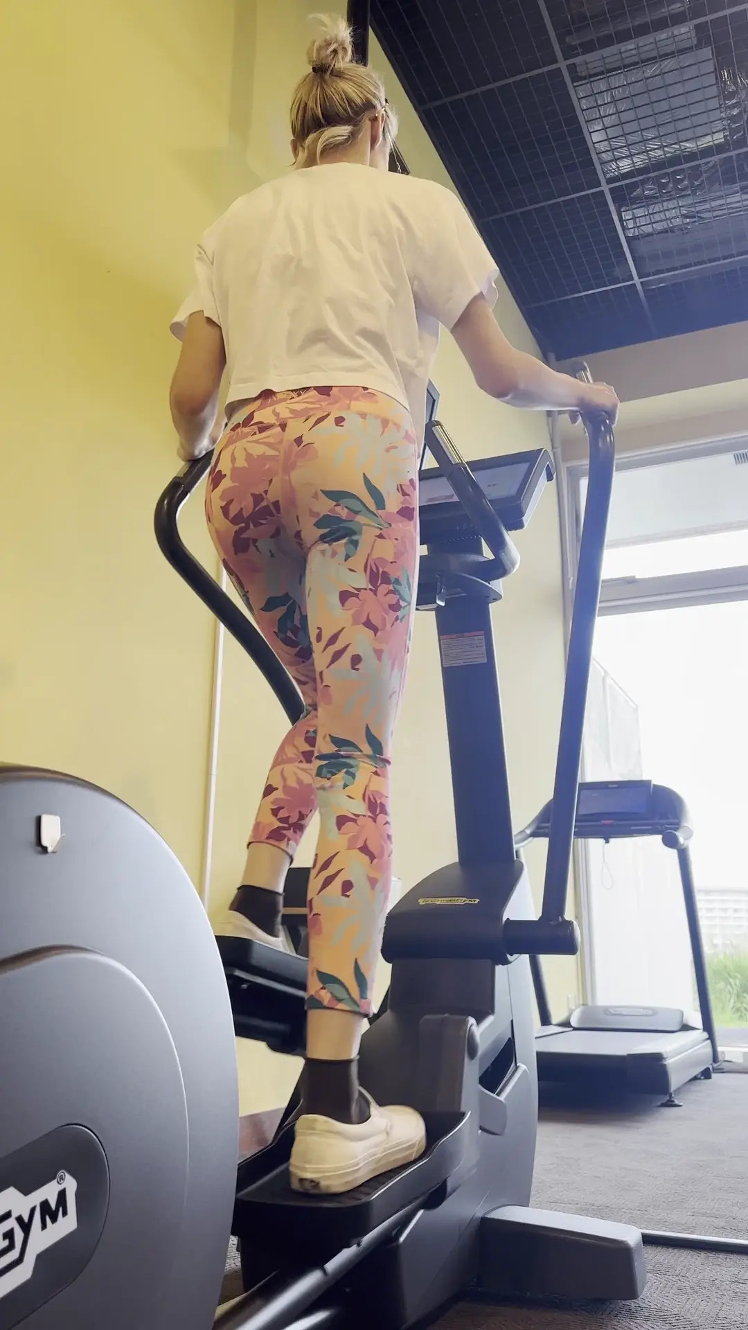 Exclusive Leak: MissDaisyDiamond - Exercising in the GYM - Stream in FullHD | Hotleakxxx.com