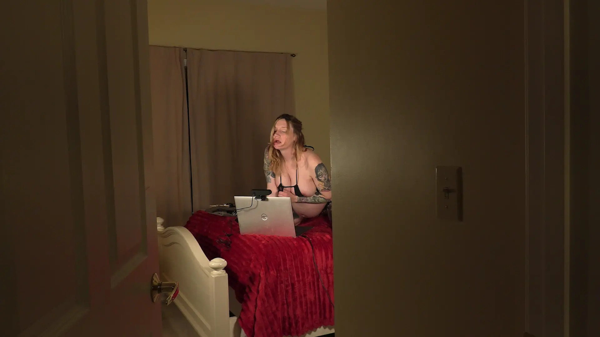 Exclusive Leak: Bettie Bondage - Extended Preview for Pregnant step-Mom Caught Camming - Stream in FullHD | Hotleakxxx.com