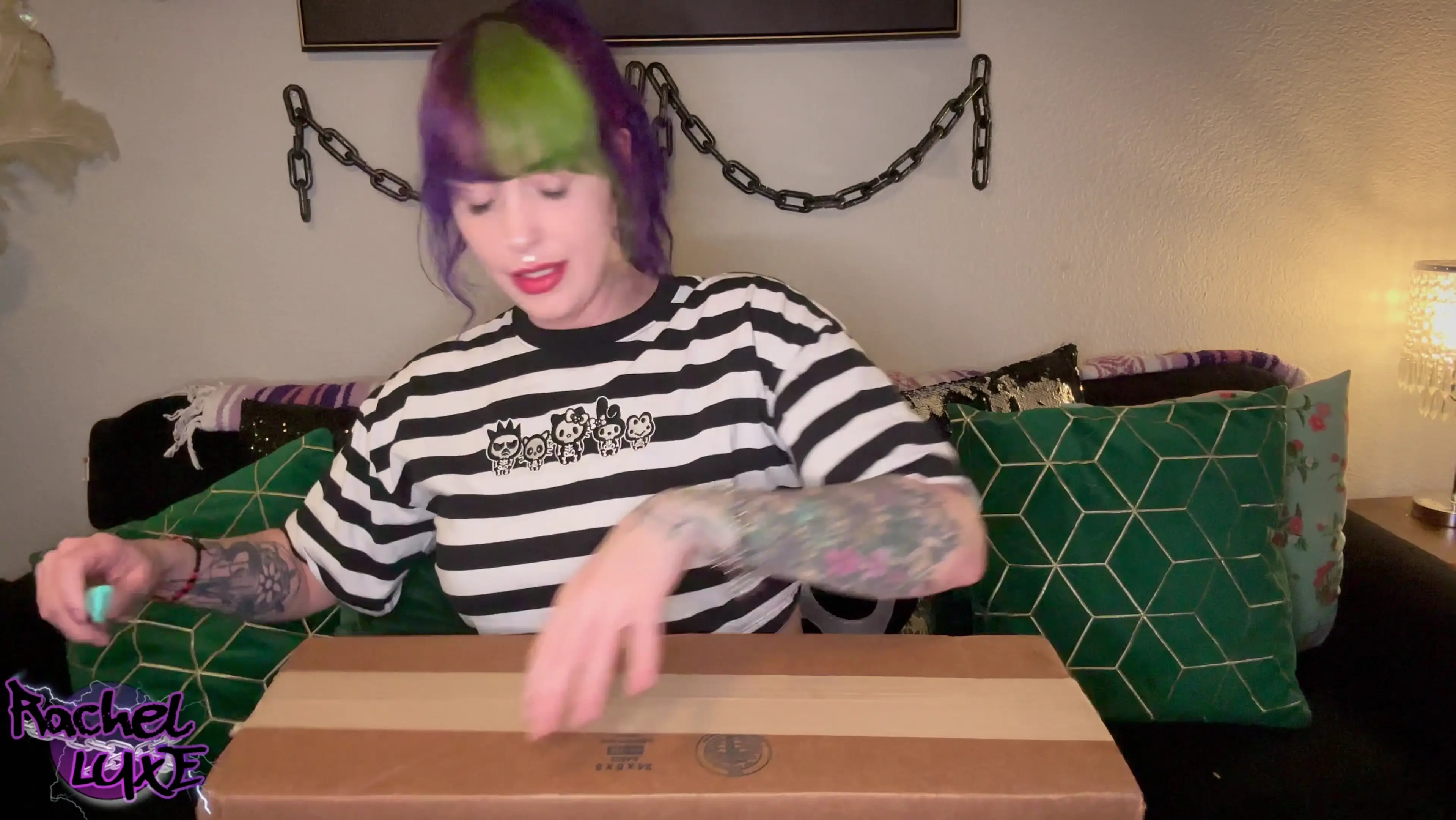 Exclusive Leak: Rachel Luxe - Unboxing INSANE Gifts: 18in Anal Creature Cock - Stream in FullHD | Hotleakxxx.com