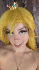 MrsPineapple - Princess Peach Shows off her Bling