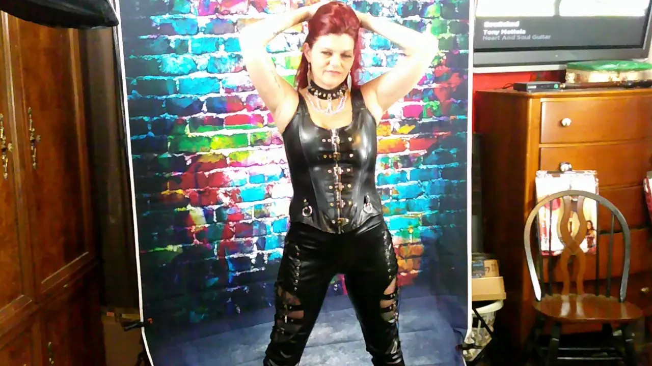 Exclusive Leak: Italian ViXXXen - Black Leather Biker Outfit - Stream in FullHD | Hotleakxxx.com