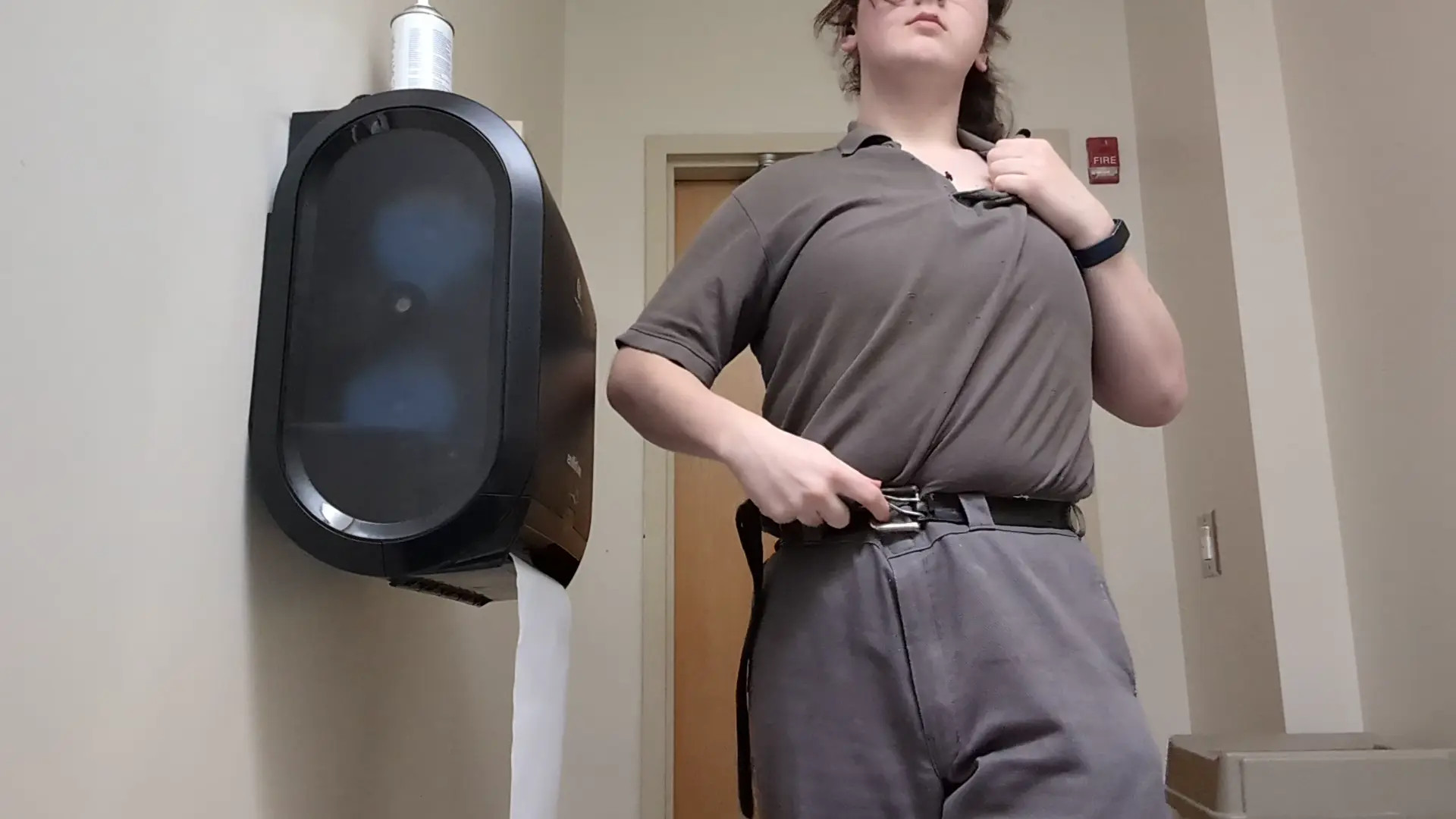 Exclusive Leak: Ally_Wren - Putting my biggest plug in at work - Stream in FullHD | Hotleakxxx.com