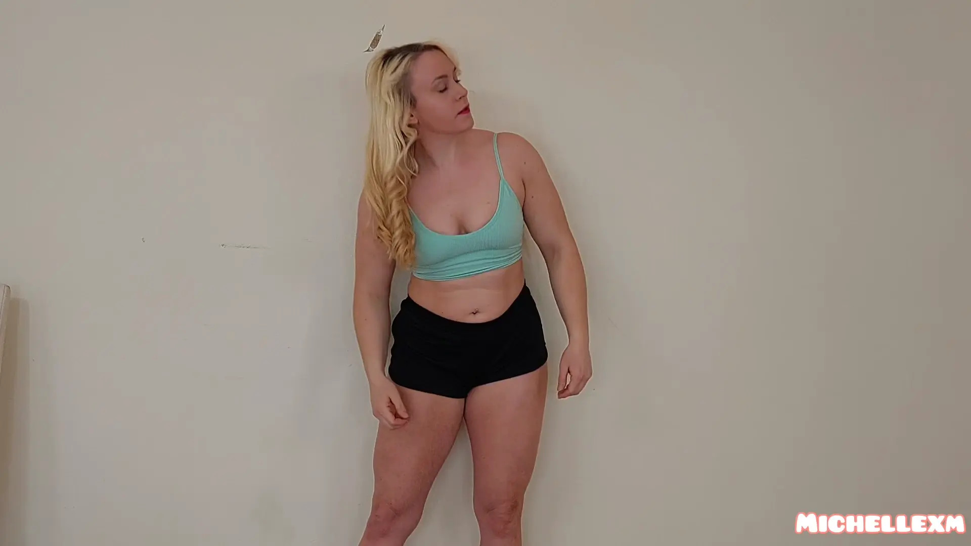 Exclusive Leak: michellexm - Muscle flexing and measuring biceps - Stream in FullHD | Hotleakxxx.com
