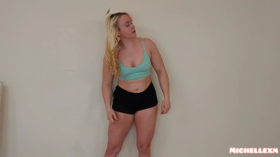 michellexm - Muscle flexing and measuring biceps