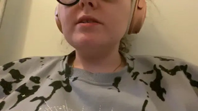 LeasSneezing - Sneezing rapidly