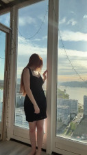 Alice_Ginger - I admire the view from the window