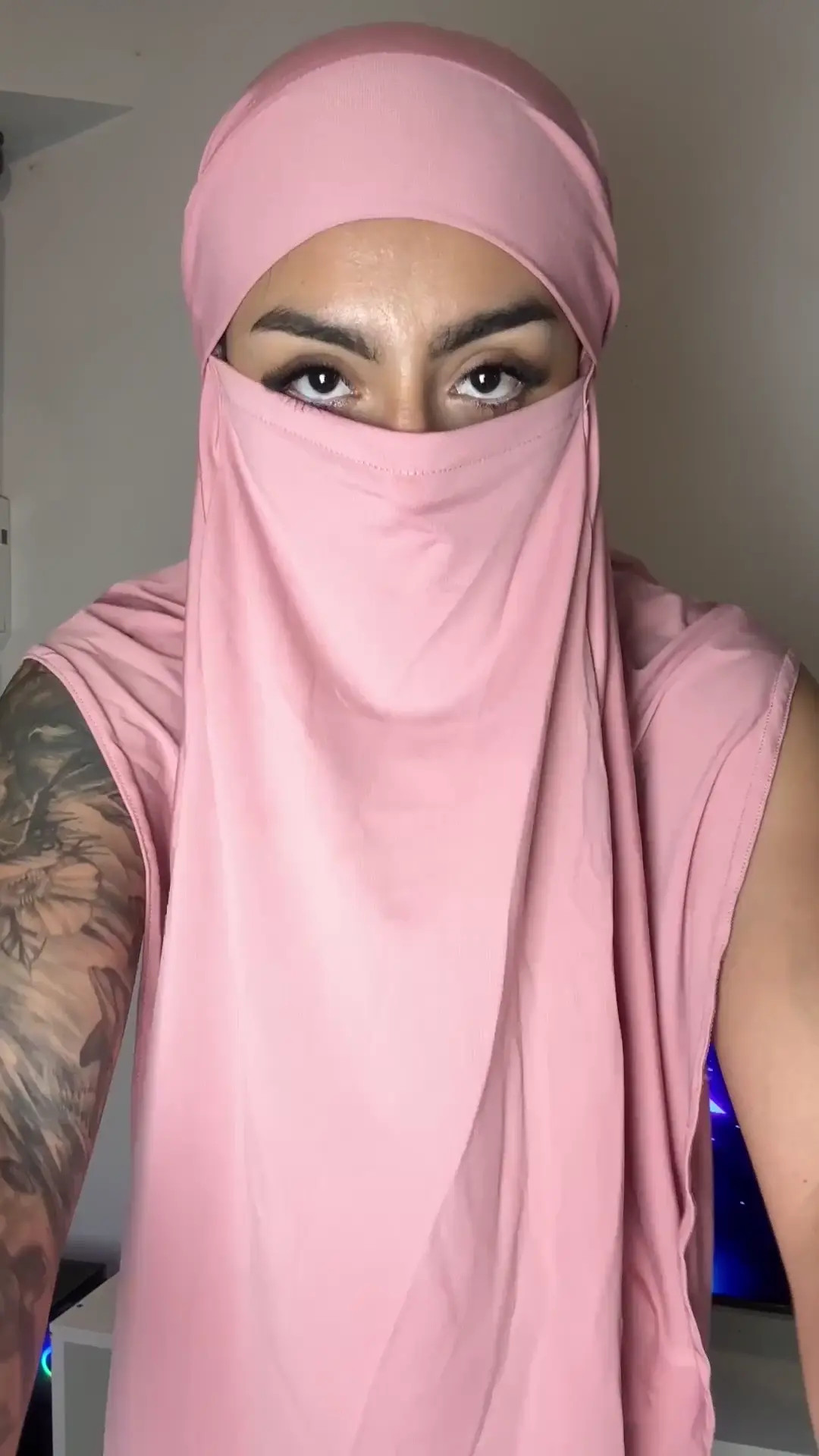 Exclusive Leak: DellaSmith - My new HIJAB - Stream in FullHD | Hotleakxxx.com