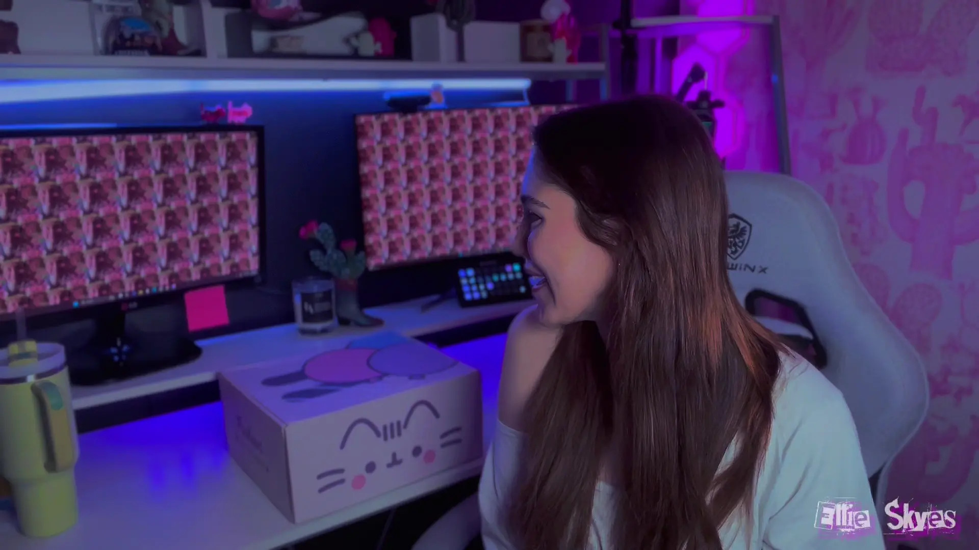 Exclusive Leak: Ellie Skyes - Pusheen 15th Anniversary Unboxing ft. Jeff The Landshark - Stream in FullHD | Hotleakxxx.com