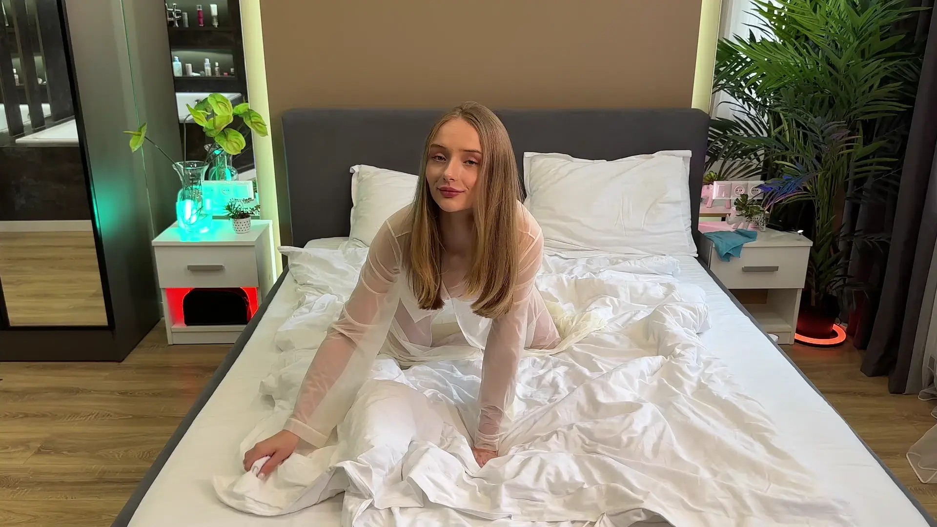 Exclusive Leak: milashine - FLIRTY BEDTIME VIBES & TEASE - Stream in FullHD | Hotleakxxx.com