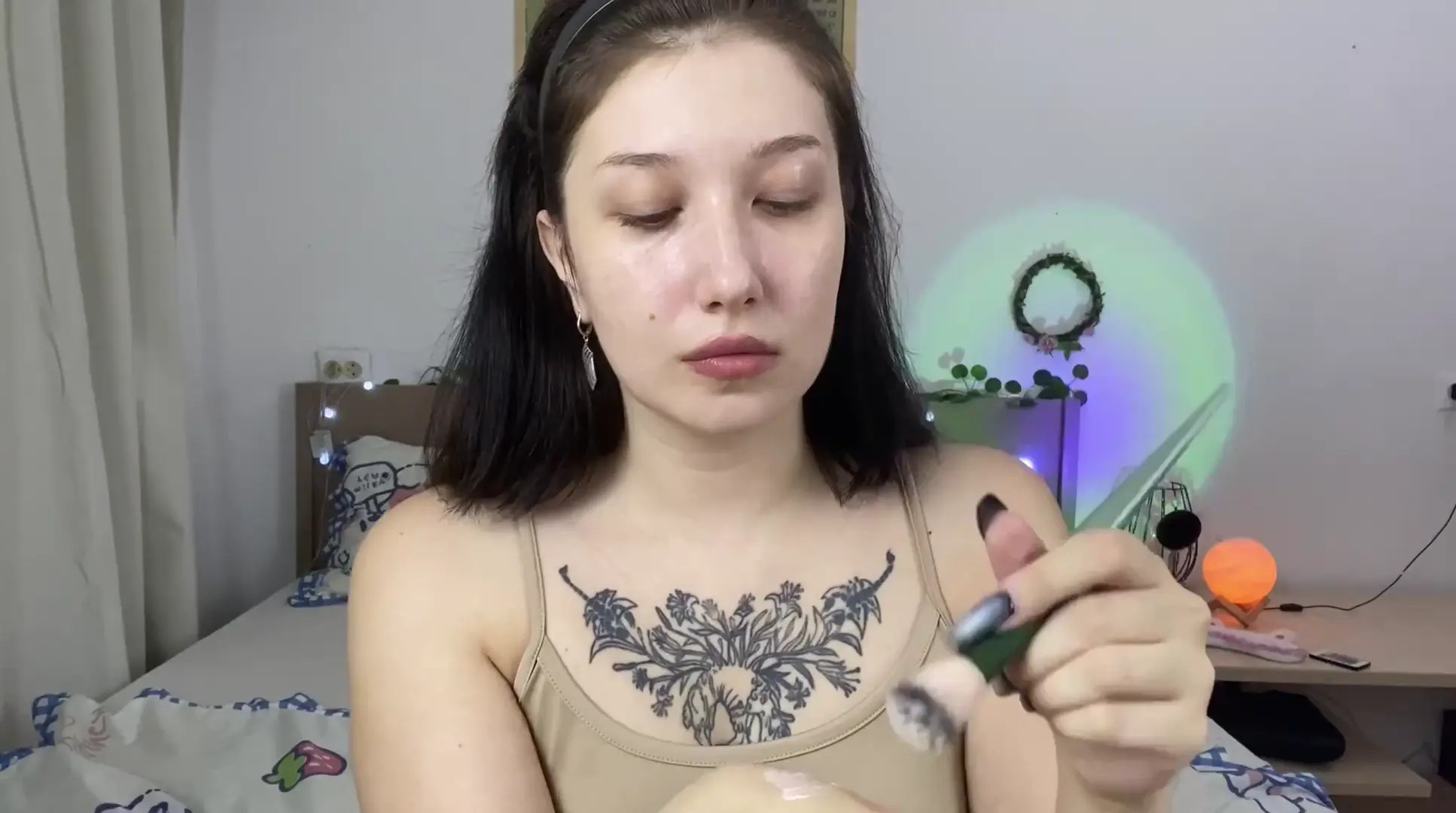 Exclusive Leak: LisaInWonder - I do my evening makeup and smudge it - Stream in FullHD | Hotleakxxx.com