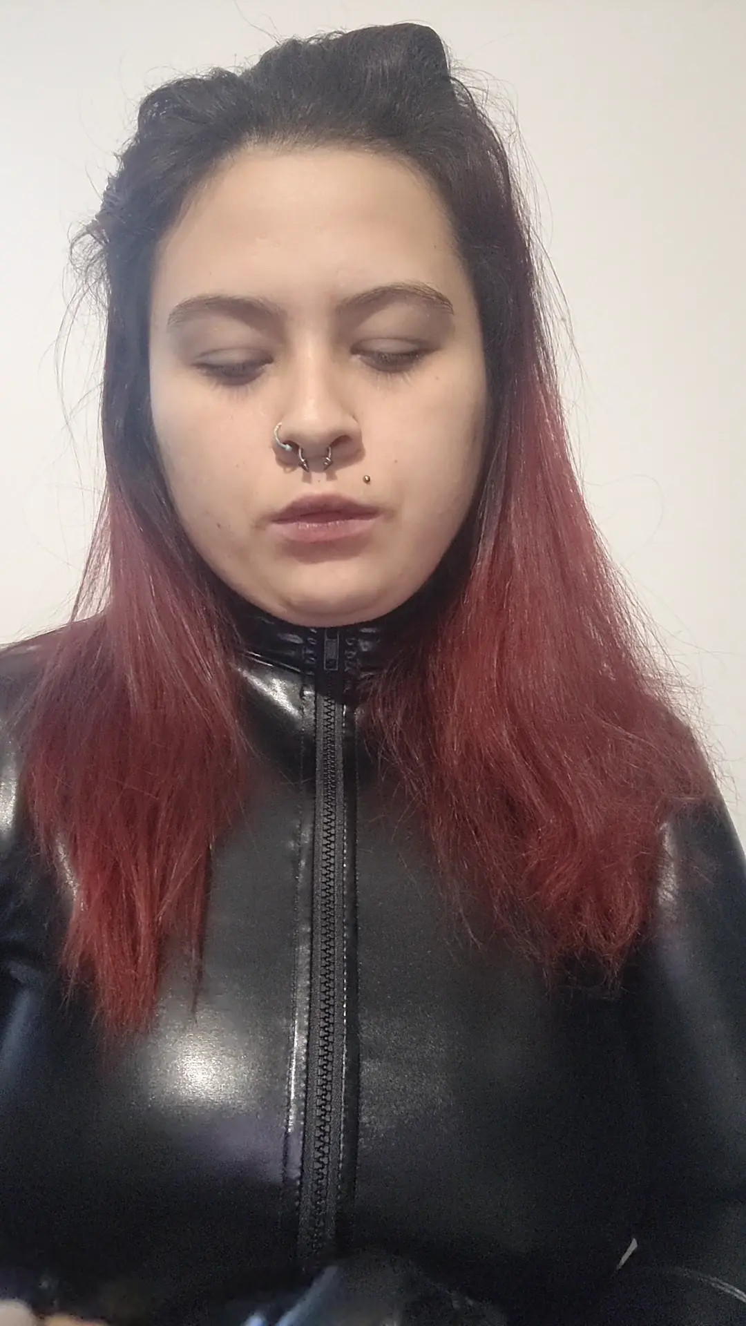 Exclusive Leak: Hela_Bathory - Leather gloves of mistress - Stream in FullHD | Hotleakxxx.com