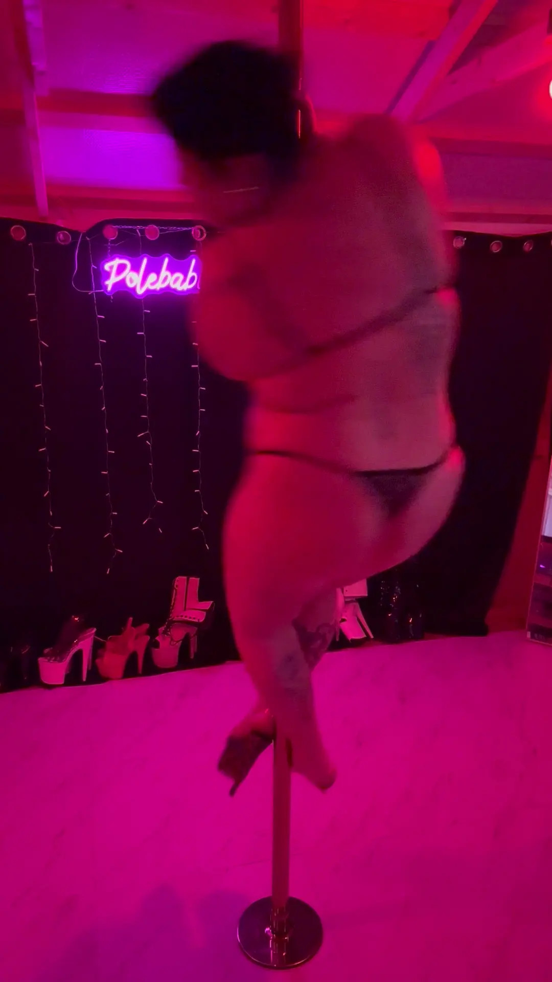 Exclusive Leak: Polebabi - Sexy pole dance - Stream in FullHD | Hotleakxxx.com