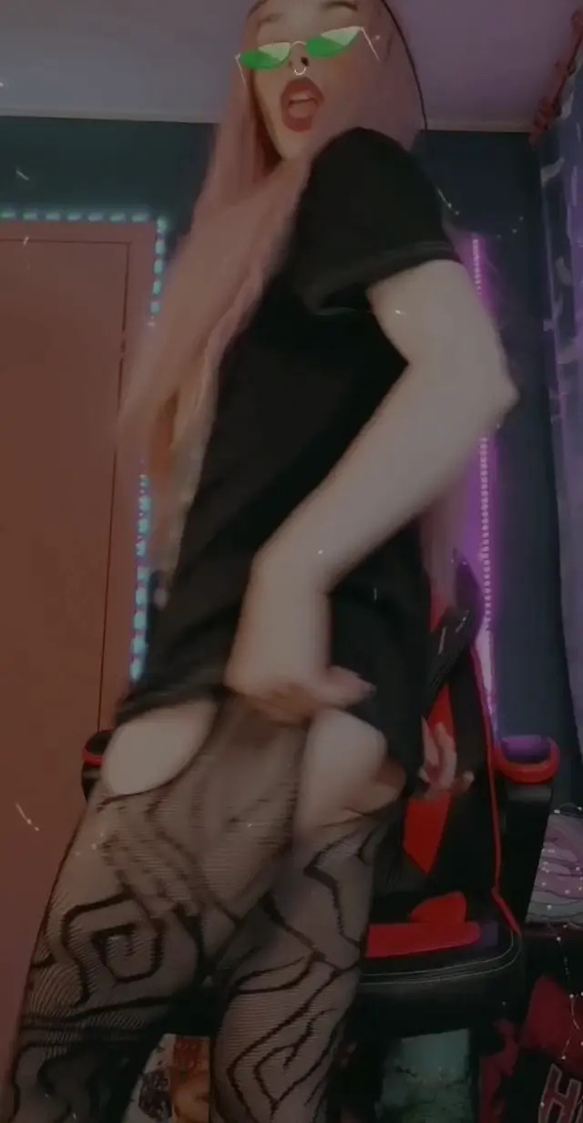 Exclusive Leak: Lolly_Holly - FREE Sexy Dance And Teasing - Stream in FullHD | Hotleakxxx.com
