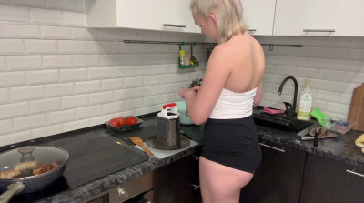 Seegirl - Guess what salad this cheese is for
