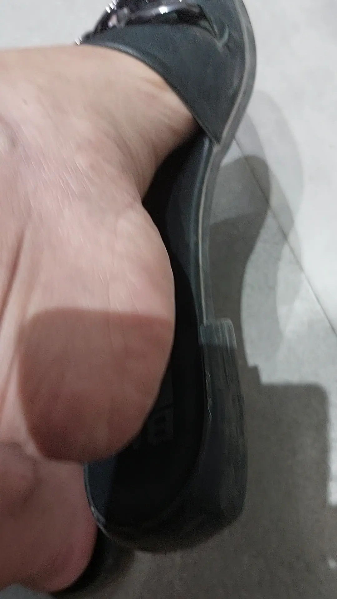 Exclusive Leak: HotSandra FootFetish - Free!! Bare feet in sandals with pink nailpolish - Stream in FullHD | Hotleakxxx.com