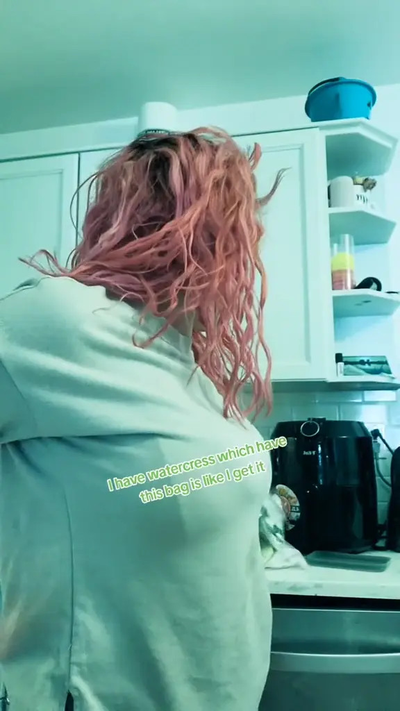 Exclusive Leak: o0Pepper0o - MAKING A SALAD FOR MY BEARDIE - Stream in FullHD | Hotleakxxx.com