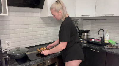 Seegirl - Finally the salad is ready SFW