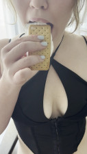 GlazerKitty - Casually eating ice cream