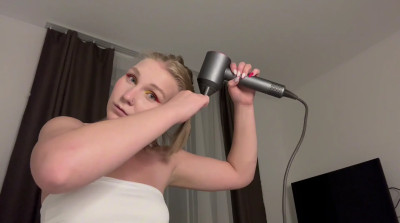 Seegirl - I do hair styling