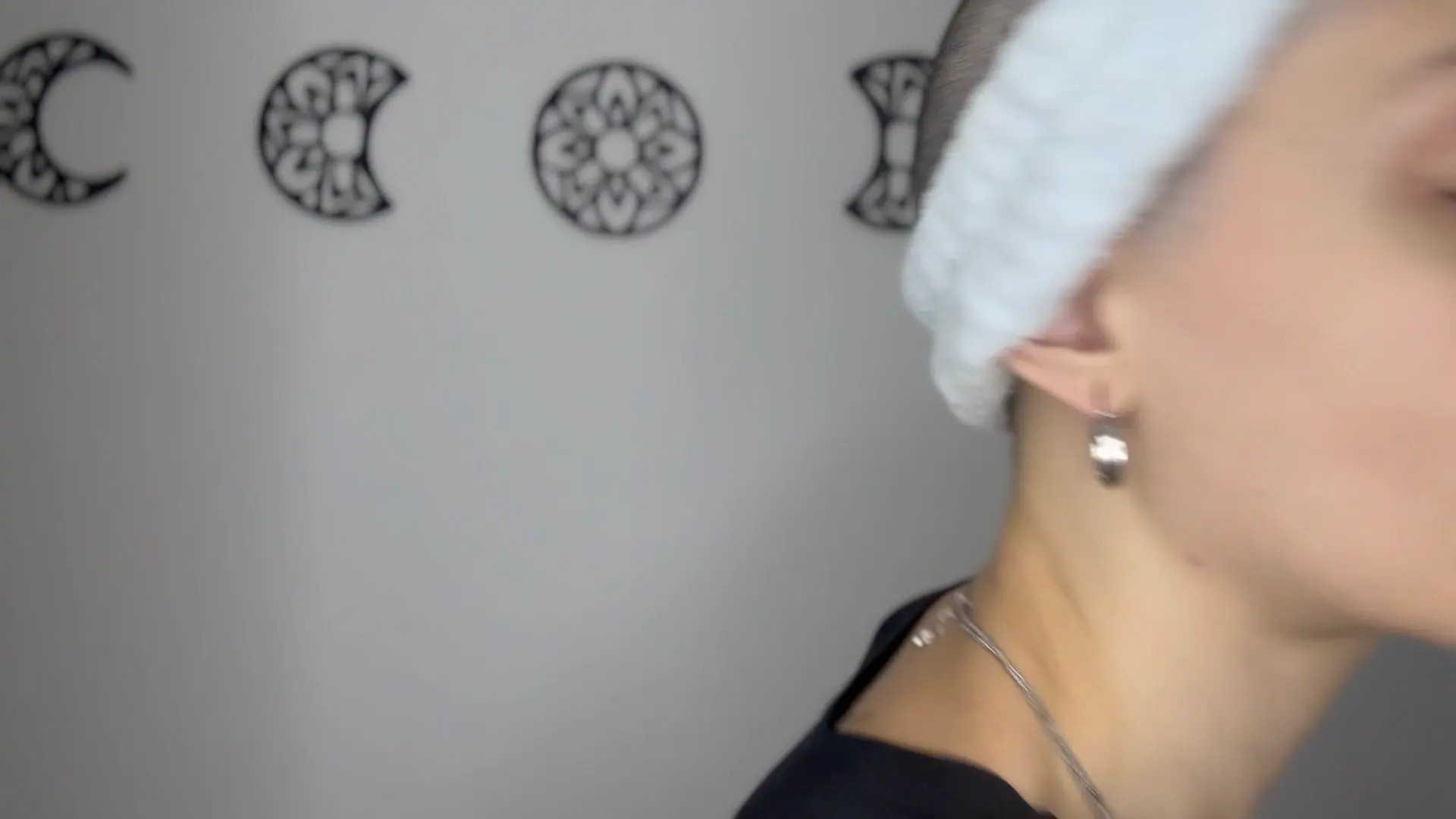 Exclusive Leak: PixieSpicy - a bald girl's skincare - Stream in FullHD | Hotleakxxx.com