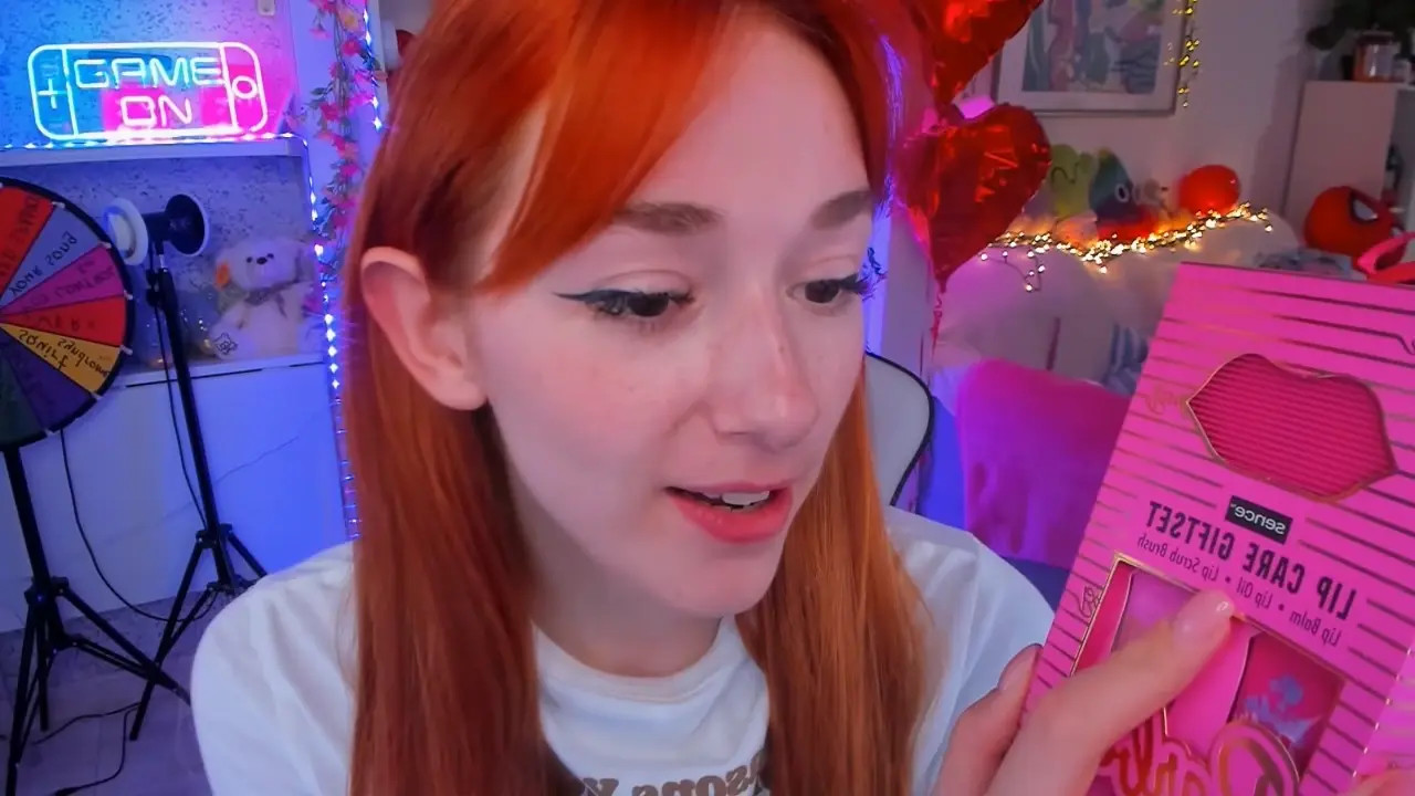 Exclusive Leak: Anna_Prince - SFW Unboxing and trying my new lipsticks - Stream in FullHD | Hotleakxxx.com