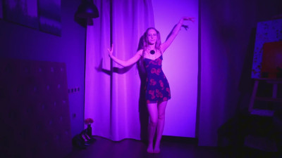 NikkiGia - Relaxing dance to French music