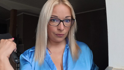 DancingBarbi - Brushing my hair ASMR