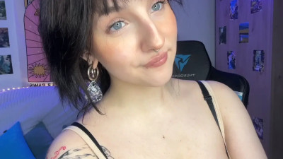 Via_Young - Tongue + lip play